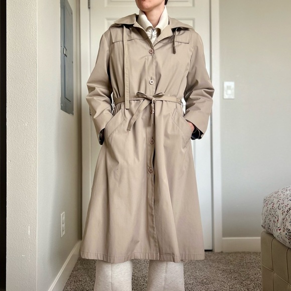 London Fog Jackets & Blazers - Vintage London Fog Mac Trench Coat - Size 14P - Old Money Light Academia Preppy